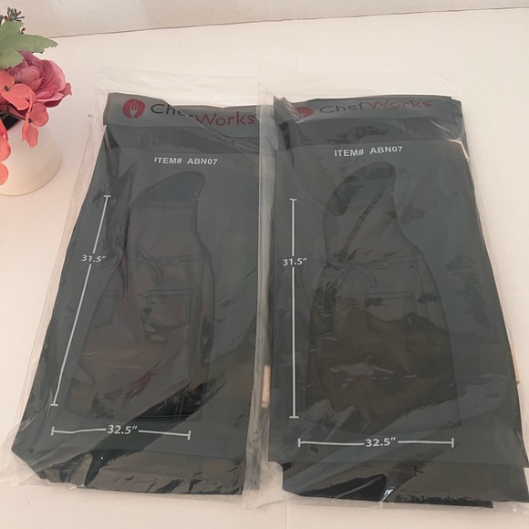 Chef Works Bib Apron Bundle, Black Apron with Cream Straps - Picture 2 of 7